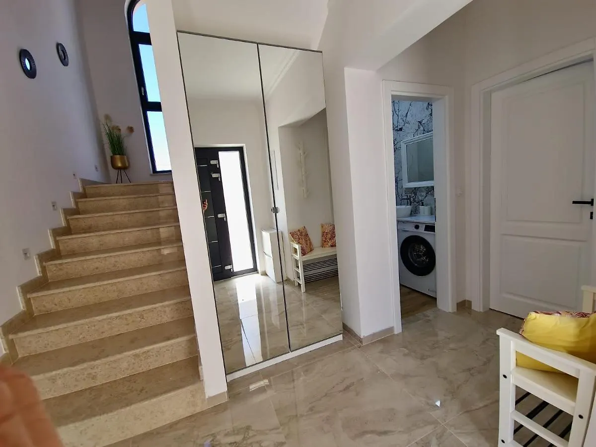 Luxury Villa Laura Malinska