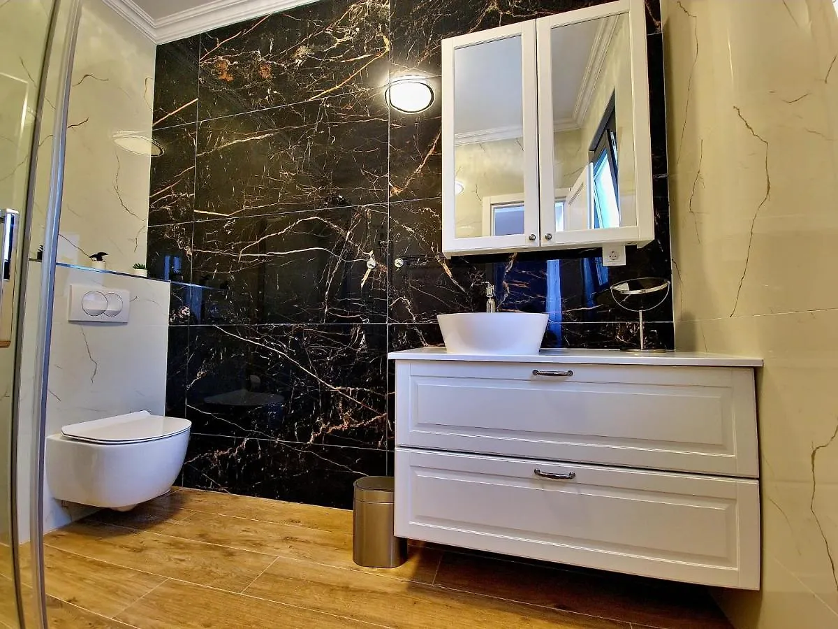 Luxury Villa Laura Malinska 0*,