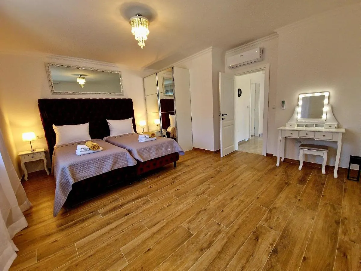 Luxury Villa Laura Malinska